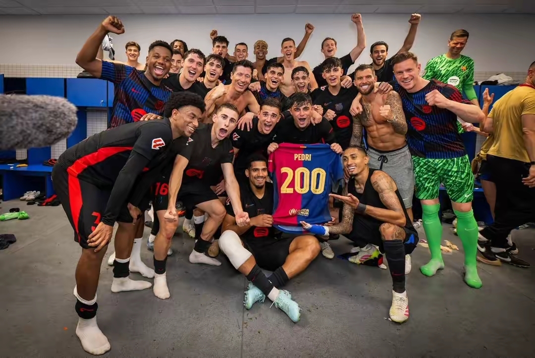 娱乐社区-西班牙篮球明星在国内联赛中助队取得连胜冠军